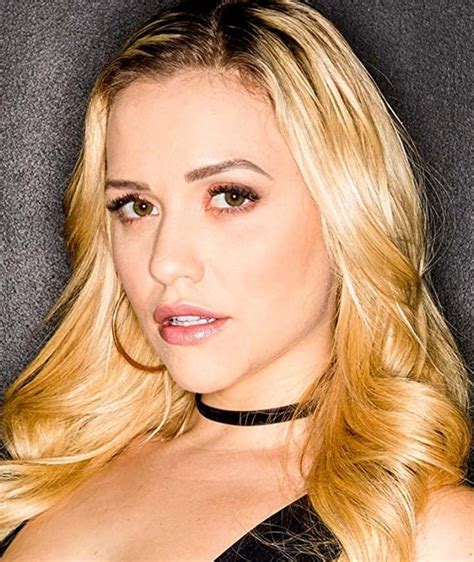 videos de mia malkova|Mia Malkova